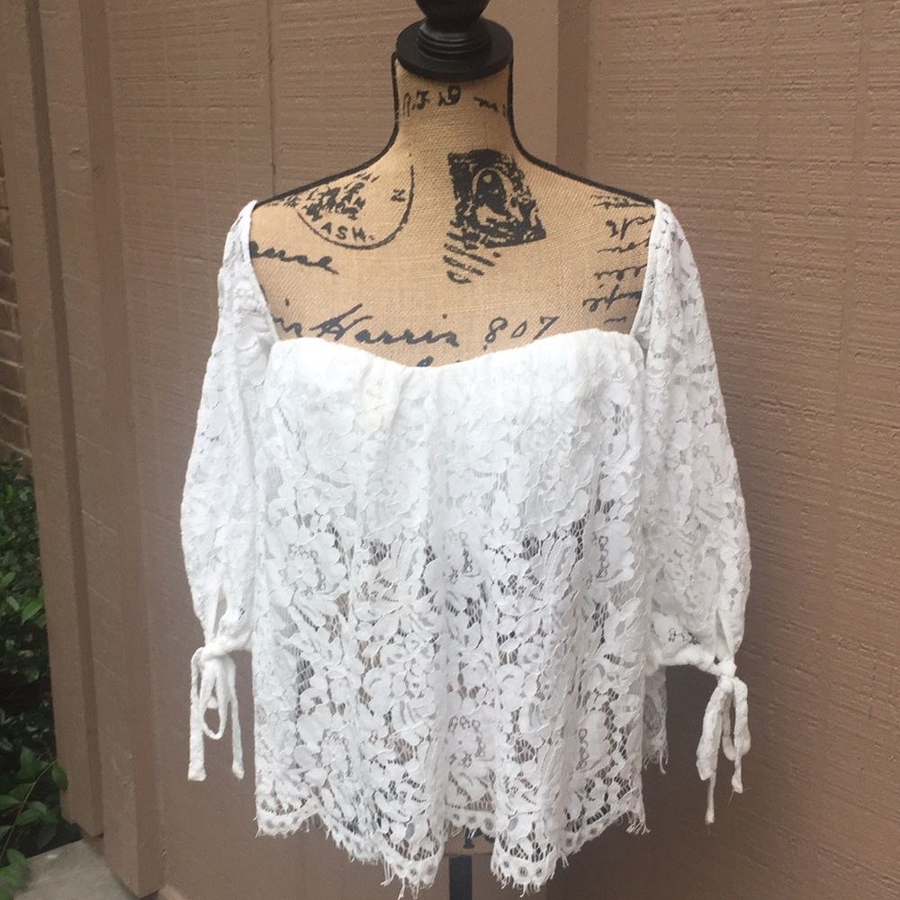 Sz L DeBo White Lace Crop Top